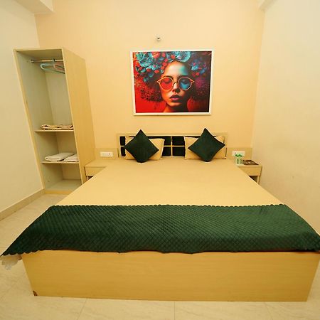 Hotel Golden Lotus Varanasi Exterior foto