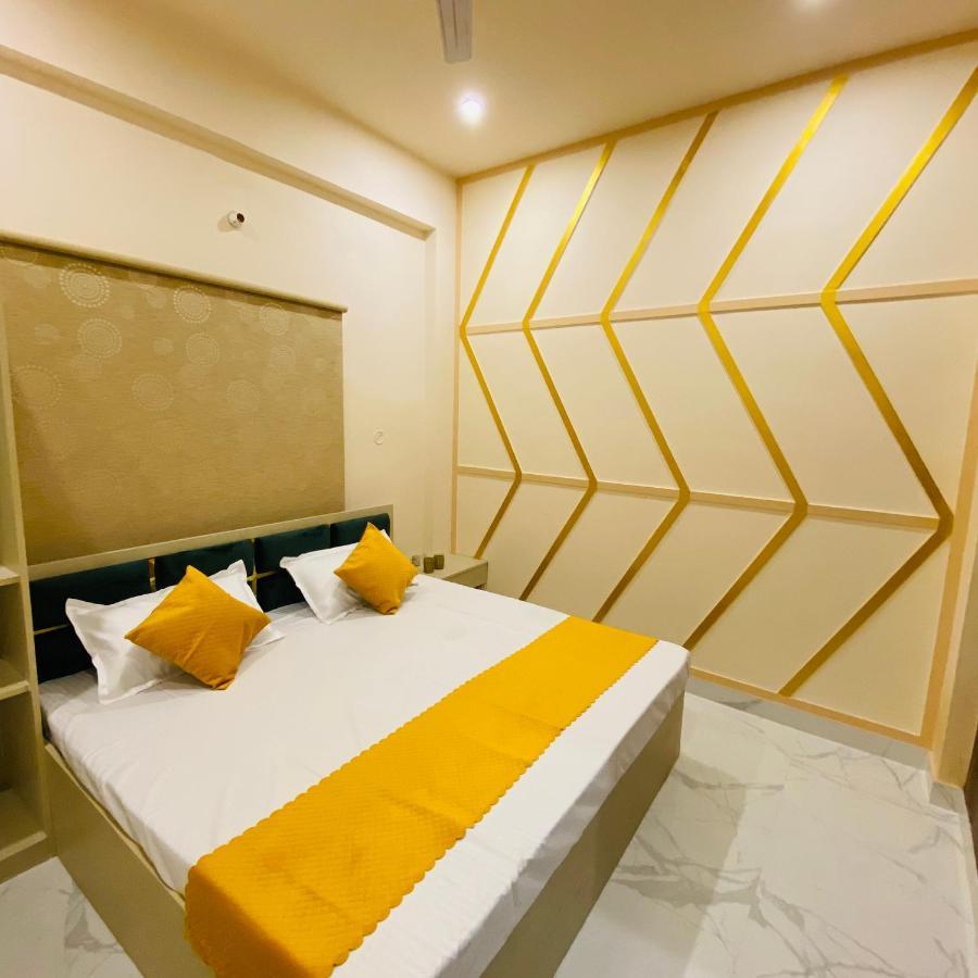 Hotel Golden Lotus Varanasi Exterior foto