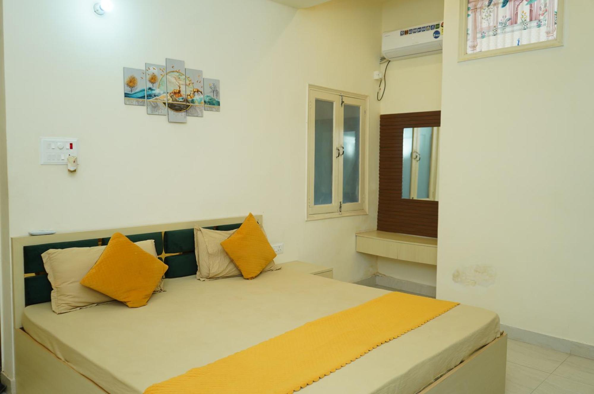 Hotel Golden Lotus Varanasi Exterior foto