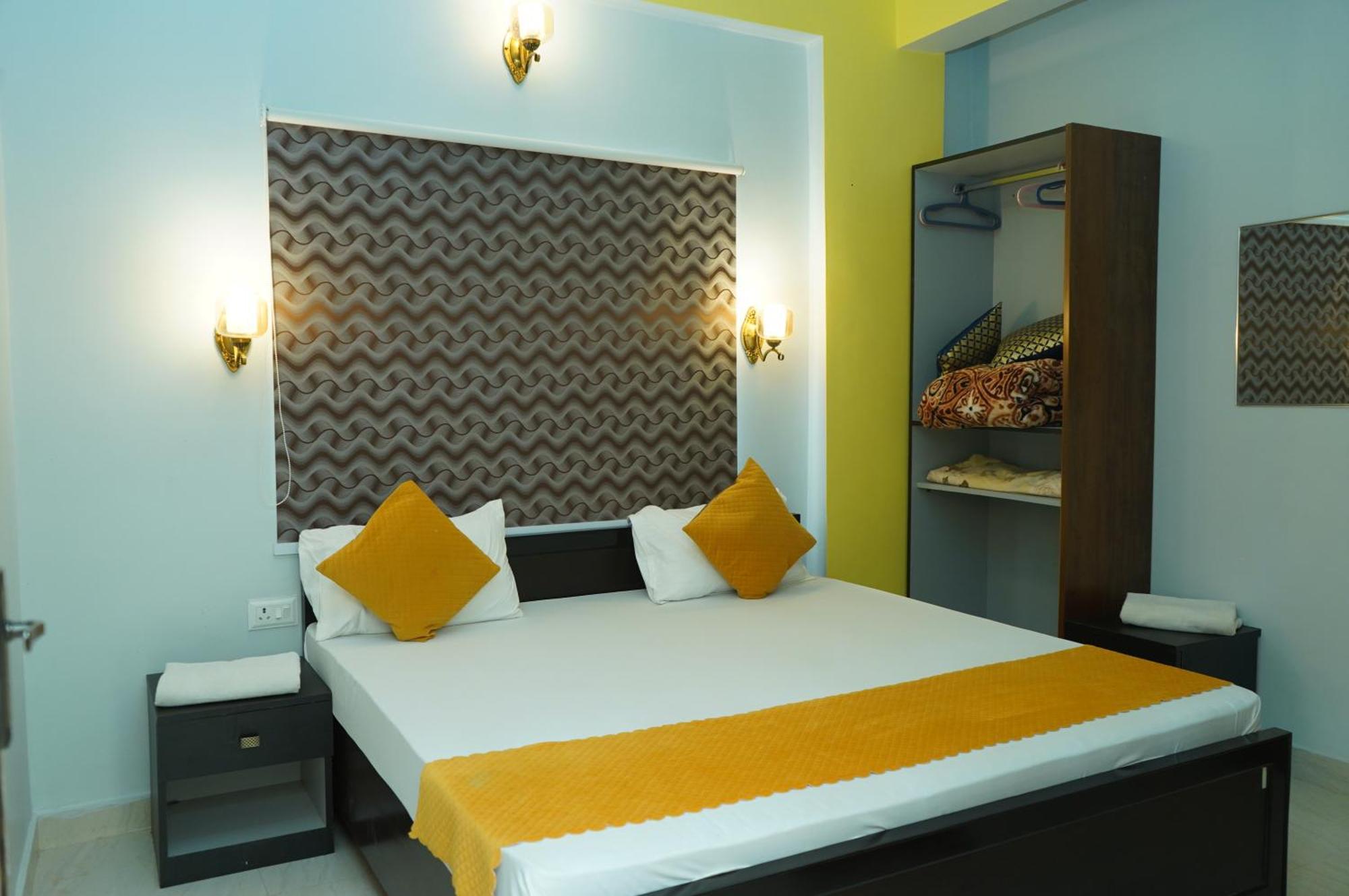 Hotel Golden Lotus Varanasi Exterior foto