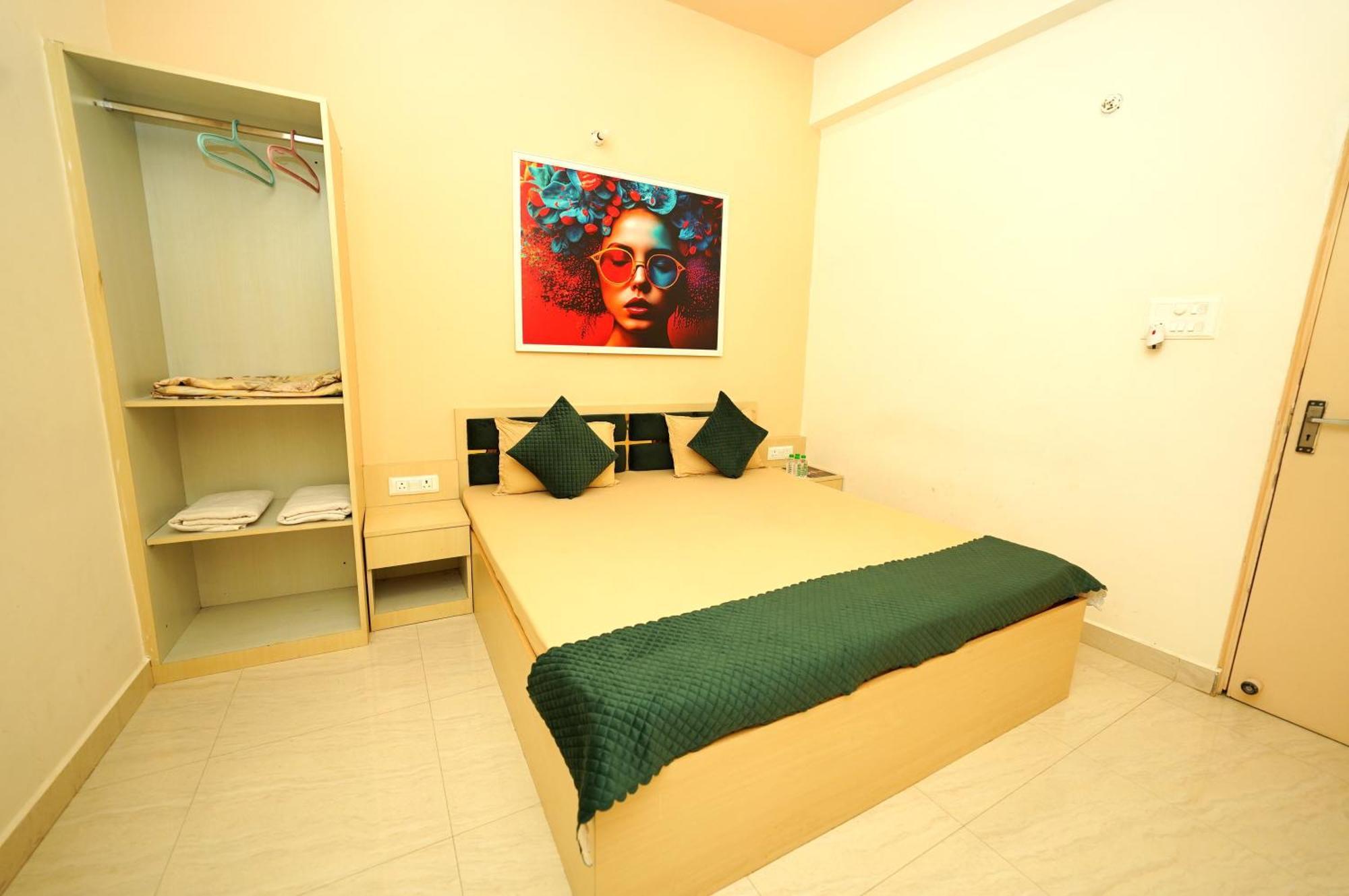 Hotel Golden Lotus Varanasi Exterior foto