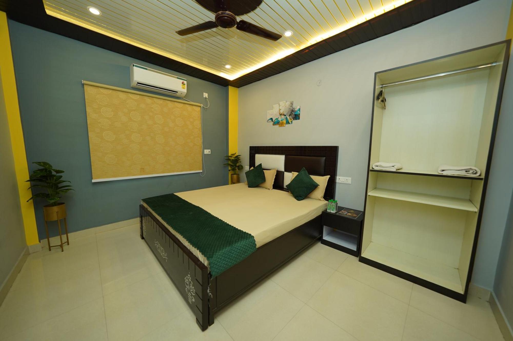 Hotel Golden Lotus Varanasi Exterior foto
