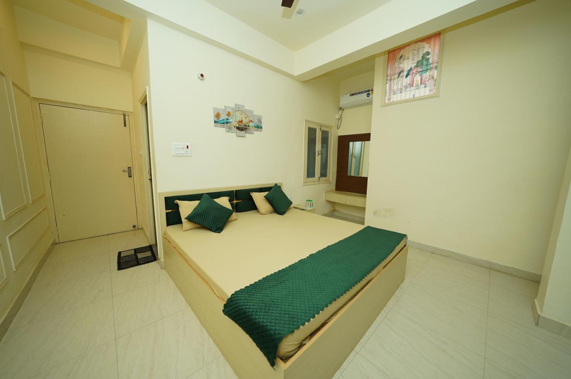 Hotel Golden Lotus Varanasi Exterior foto