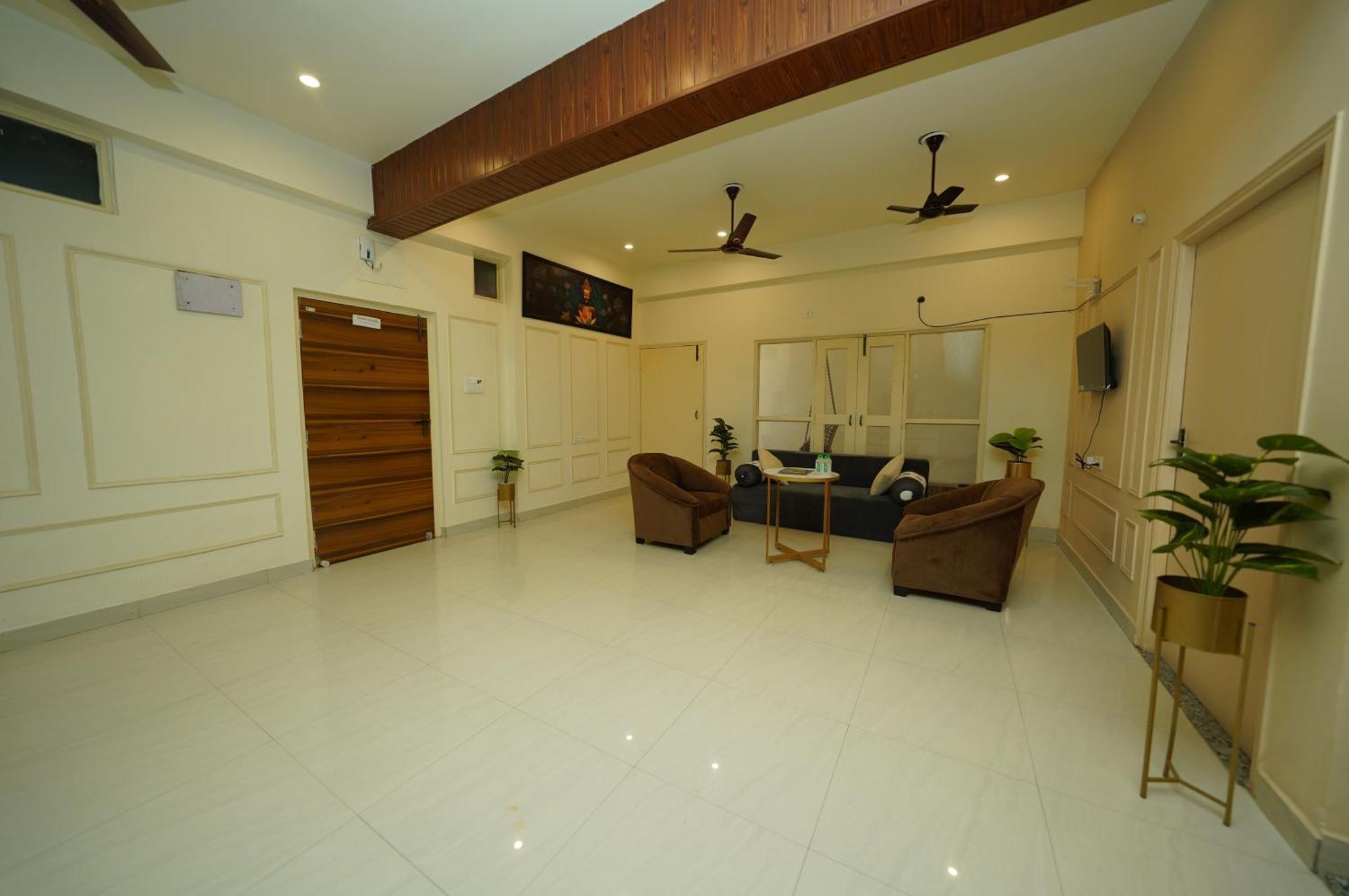 Hotel Golden Lotus Varanasi Exterior foto